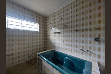 Casa para alugar com 347m², 3 quartos e 3 vagasBanheiro Social