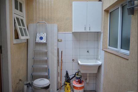 Casa à venda com 106m², 3 quartos e 1 vagaÁrea de Serviço