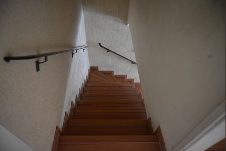 Casa à venda com 106m², 3 quartos e 1 vagaEscada