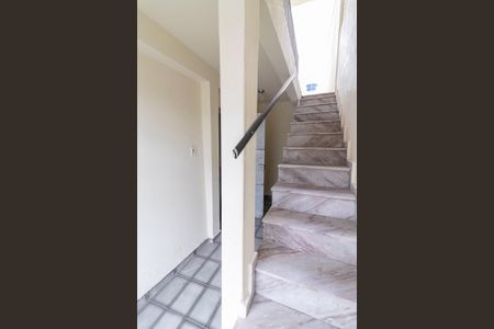 Casa para alugar com 120m², 4 quartos e 2 vagasEscada