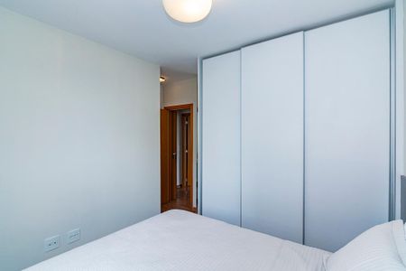 Apartamento à venda com 71m², 2 quartos e 2 vagasSuíte