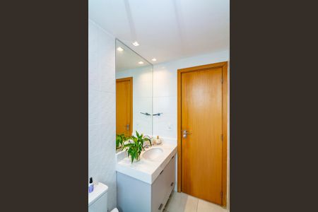 Apartamento à venda com 71m², 2 quartos e 2 vagasBanheiro Social