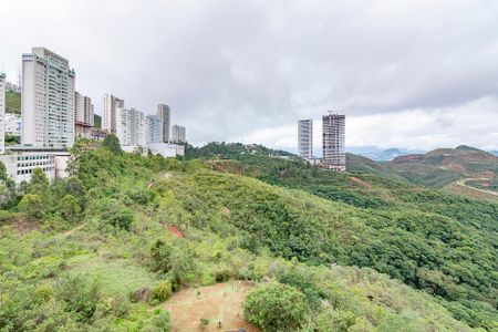 Apartamento à venda com 71m², 2 quartos e 2 vagasQuarto 2