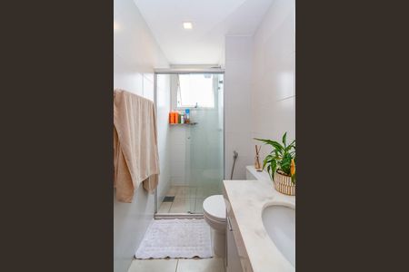 Apartamento à venda com 71m², 2 quartos e 2 vagasBanheiro da Suíte