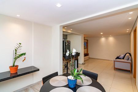 Apartamento à venda com 71m², 2 quartos e 2 vagasSala