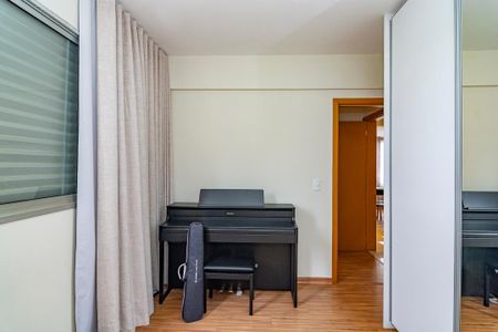 Apartamento à venda com 71m², 2 quartos e 2 vagasQuarto 2