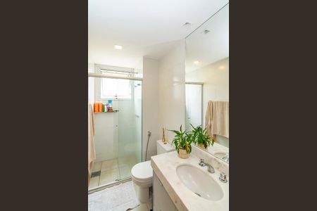 Apartamento à venda com 71m², 2 quartos e 2 vagasBanheiro da Suíte