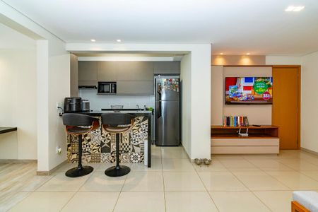 Sala de apartamento à venda com 2 quartos, 71m² em Vila da Serra, Nova Lima