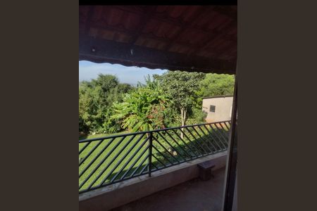 Casa à venda com 249m², 2 quartos e 4 vagasVaranda