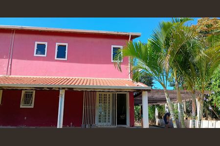 Casa à venda com 249m², 2 quartos e 4 vagasFachada