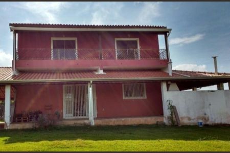 Casa à venda com 249m², 2 quartos e 4 vagasFachada