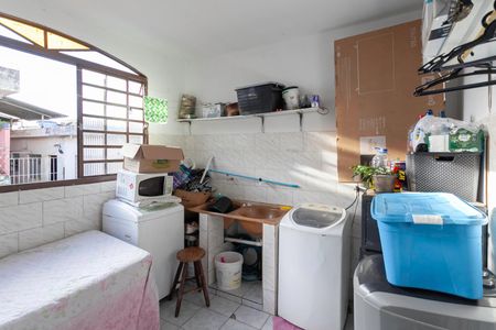 Casa à venda com 360m², 3 quartos e 4 vagasCasa 2 - Área de serviço
