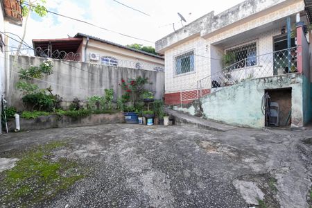 Casa à venda com 360m², 3 quartos e 4 vagasCasa 1 - Quintal