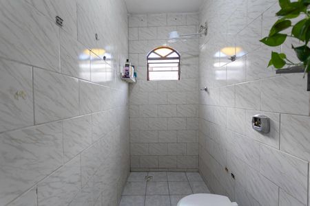 Casa à venda com 360m², 3 quartos e 4 vagasCasa 2 - Banheiro social 