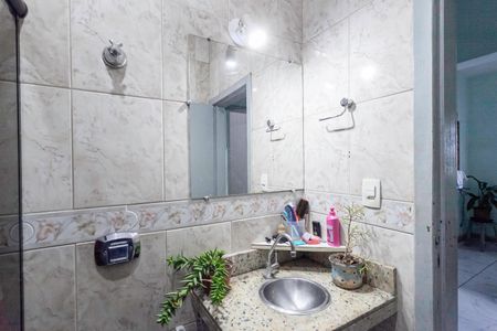 Casa à venda com 360m², 3 quartos e 4 vagasCasa 1 - Banheiro social 