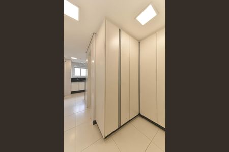 Apartamento à venda com 185m², 3 quartos e 3 vagas Apartamento à venda com 185m², 3 quartos e 3 vagasLavanderia - Despensa