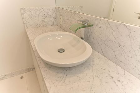 Apartamento à venda com 185m², 3 quartos e 3 vagas Apartamento à venda com 185m², 3 quartos e 3 vagasBanheiro da Suíte 1