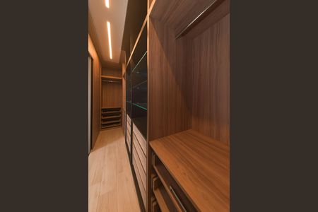 Apartamento à venda com 185m², 3 quartos e 3 vagas Apartamento à venda com 185m², 3 quartos e 3 vagasSuíte 3 - Closet