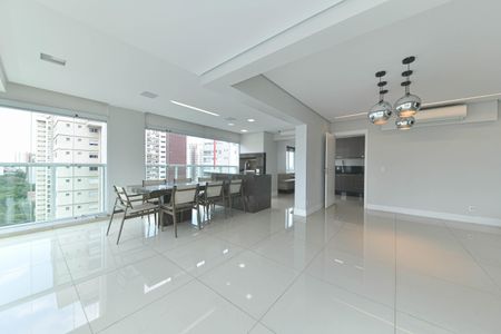 Apartamento à venda com 185m², 3 quartos e 3 vagas Apartamento à venda com 185m², 3 quartos e 3 vagasSala