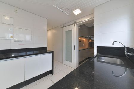 Apartamento à venda com 185m², 3 quartos e 3 vagas Apartamento à venda com 185m², 3 quartos e 3 vagasLavanderia