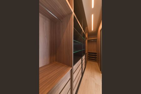 Apartamento à venda com 185m², 3 quartos e 3 vagas Apartamento à venda com 185m², 3 quartos e 3 vagasSuíte 3 - Closet