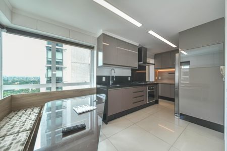 Apartamento à venda com 185m², 3 quartos e 3 vagas Apartamento à venda com 185m², 3 quartos e 3 vagasCozinha