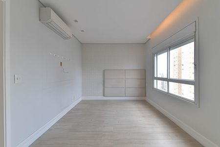 Apartamento à venda com 185m², 3 quartos e 3 vagas Apartamento à venda com 185m², 3 quartos e 3 vagasSuíte 1