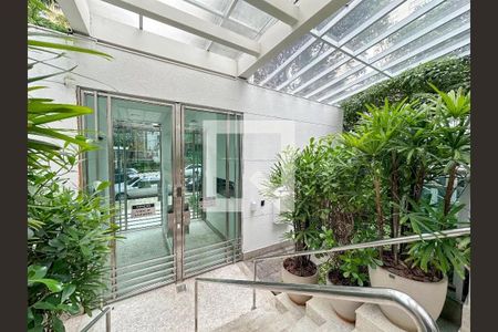 Apartamento à venda com 185m², 3 quartos e 3 vagas Apartamento à venda com 185m², 3 quartos e 3 vagasÁrea Comum