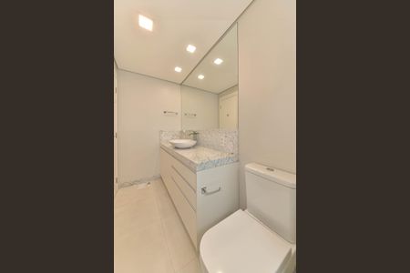 Apartamento à venda com 185m², 3 quartos e 3 vagas Apartamento à venda com 185m², 3 quartos e 3 vagasBanheiro da Suíte 1
