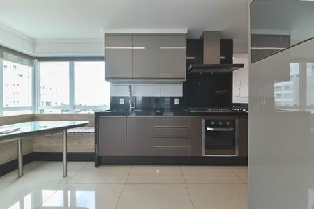 Apartamento à venda com 185m², 3 quartos e 3 vagas Apartamento à venda com 185m², 3 quartos e 3 vagasCozinha