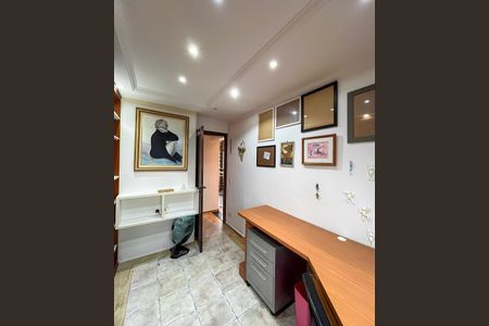 Apartamento para alugar com 230m², 4 quartos e 2 vagasEscritório