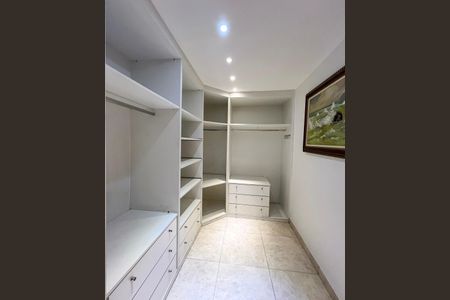 Apartamento para alugar com 230m², 4 quartos e 2 vagasCloset