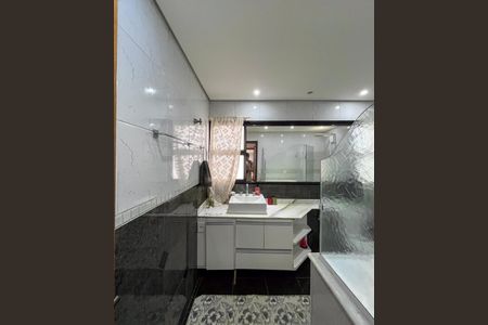 Apartamento para alugar com 230m², 4 quartos e 2 vagasBanheiro