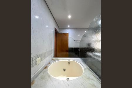 Apartamento para alugar com 230m², 4 quartos e 2 vagasBanheiro