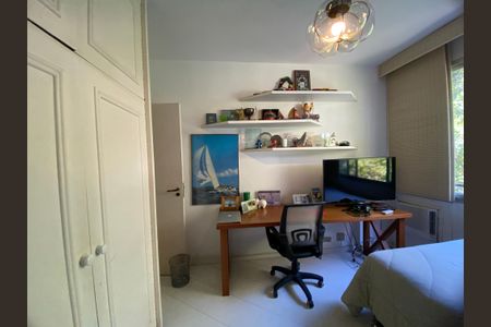 Apartamento à venda com 156m², 3 quartos e 2 vagas Apartamento à venda com 156m², 3 quartos e 2 vagasQuarto 3