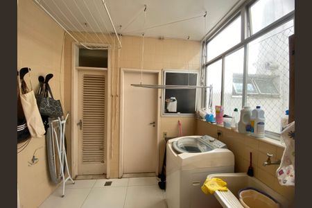 Apartamento à venda com 156m², 3 quartos e 2 vagas Apartamento à venda com 156m², 3 quartos e 2 vagasÁrea de Serviço