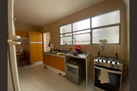 Apartamento à venda com 156m², 3 quartos e 2 vagas Apartamento à venda com 156m², 3 quartos e 2 vagasCozinha