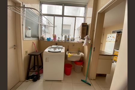 Apartamento à venda com 156m², 3 quartos e 2 vagas Apartamento à venda com 156m², 3 quartos e 2 vagasÁrea de Serviço