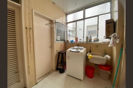 Apartamento à venda com 156m², 3 quartos e 2 vagas Apartamento à venda com 156m², 3 quartos e 2 vagasÁrea de Serviço