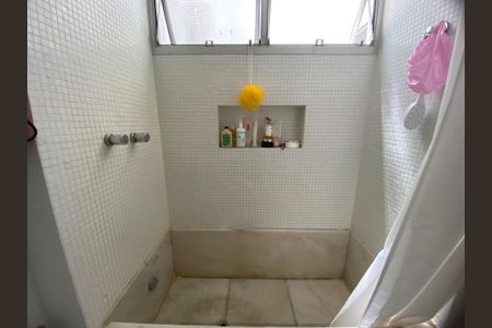 Apartamento à venda com 156m², 3 quartos e 2 vagas Apartamento à venda com 156m², 3 quartos e 2 vagasSuite