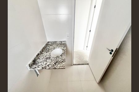 Apartamento à venda com 48m², 2 quartos e sem vaga Apartamento à venda com 48m², 2 quartos e sem vagaBanheiro