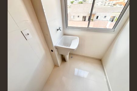 Apartamento à venda com 48m², 2 quartos e sem vaga Apartamento à venda com 48m², 2 quartos e sem vagaCozinha e Área de Serviço