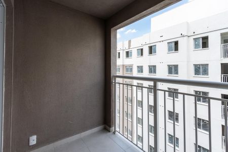 Apartamento para alugar com 34m², 2 quartos e sem vaga Apartamento para alugar com 34m², 2 quartos e sem vagaVaranda