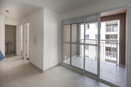 Sala de apartamento para alugar com 2 quartos, 34m² em Parque Industrial Tomas Edson, São Paulo