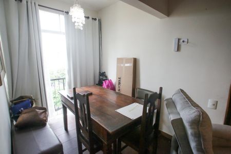 Apartamento à venda com 75m², 2 quartos e 1 vagaSala