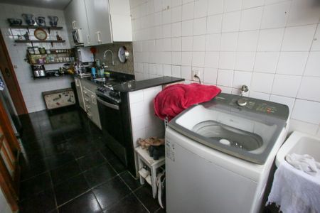 Apartamento à venda com 75m², 2 quartos e 1 vagaÁrea de Serviço