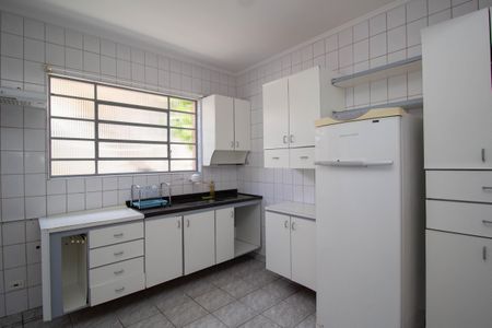 Casa para alugar com 68m², 2 quartos e 1 vaga