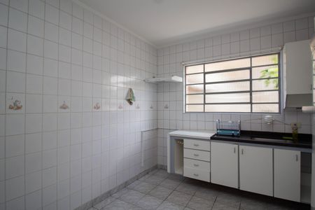Casa para alugar com 68m², 2 quartos e 1 vaga