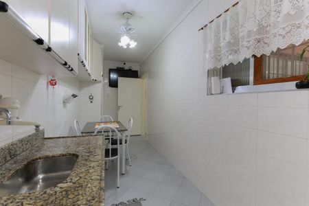 Casa à venda com 178m², 3 quartos e 3 vagas Casa à venda com 178m², 3 quartos e 3 vagasCozinha
