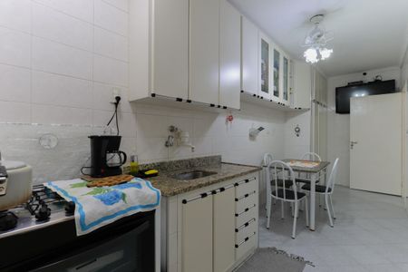 Casa à venda com 178m², 3 quartos e 3 vagas Casa à venda com 178m², 3 quartos e 3 vagasCozinha